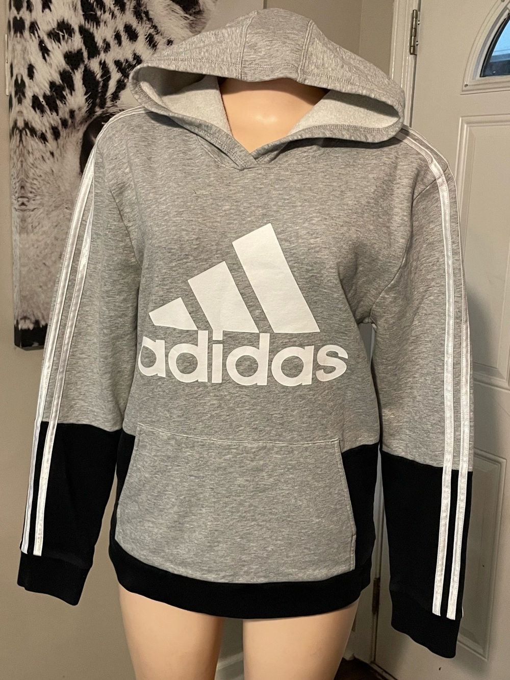 Adidas pullover hoodie sweater top Gray Athletic strip Logo kids 18 / 20 school
